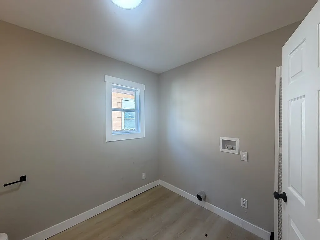 1017 N Lasalle St — Photo 4