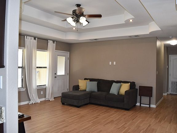 5th image of 2720 Acacia Dr