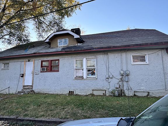 2nd image of 1528 N Tacoma Ave