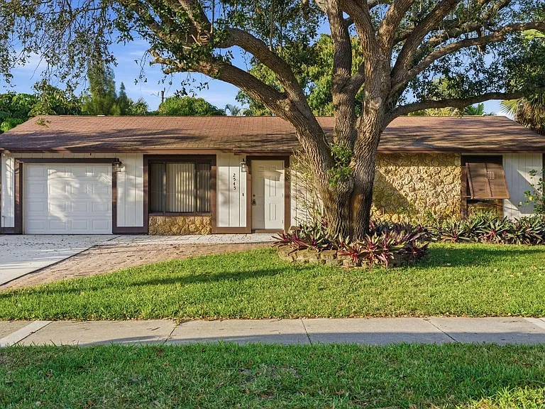 2545 Conroy Dr — Photo 7