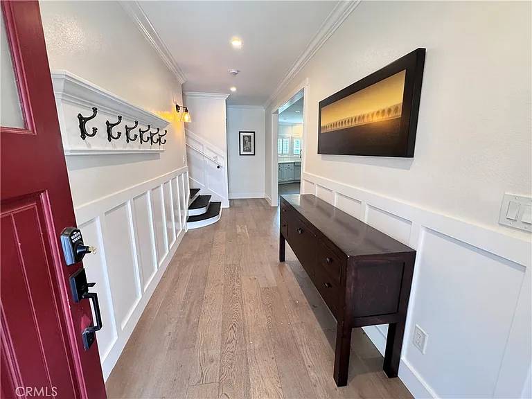 2716 S La Salle Ave — Photo 9