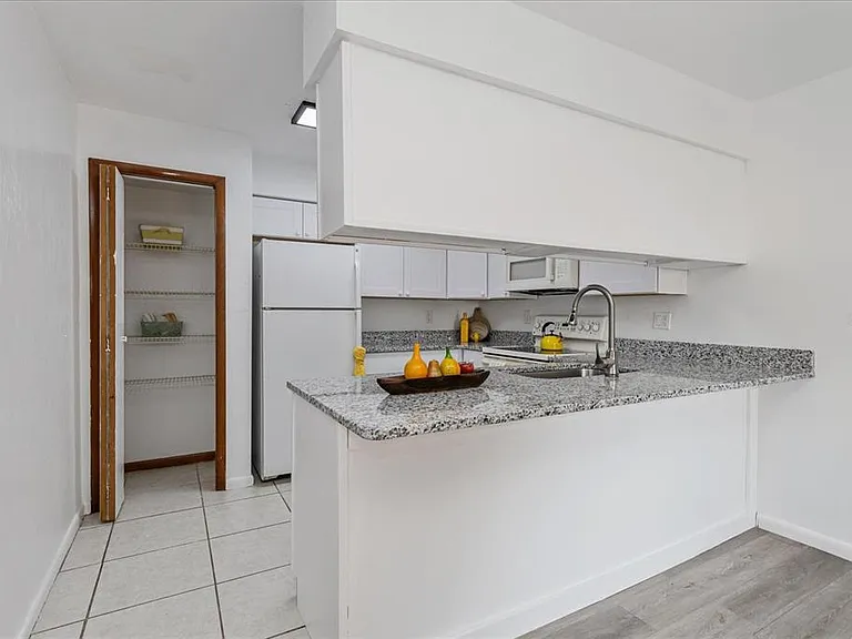 2134 NE 45th Ave — Photo 12