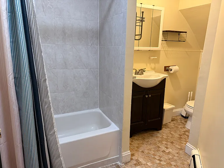 18 Holmes St #1 — Photo 7