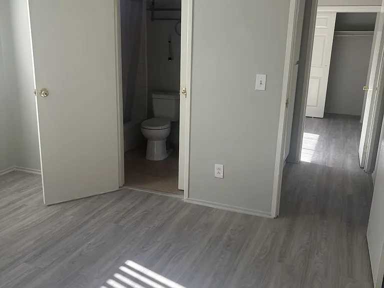 10059 Pinewood Ave — Photo 15