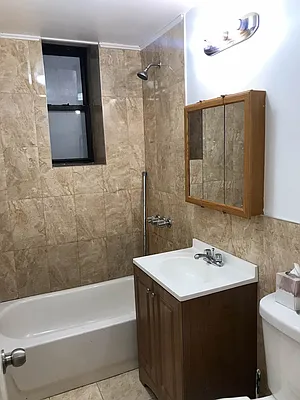 Rented by Voro, LLC | media 43