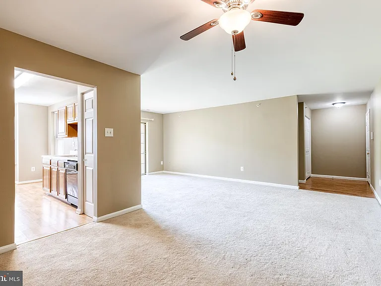 3512 Thomas Pointe Ct #1B — Photo 5