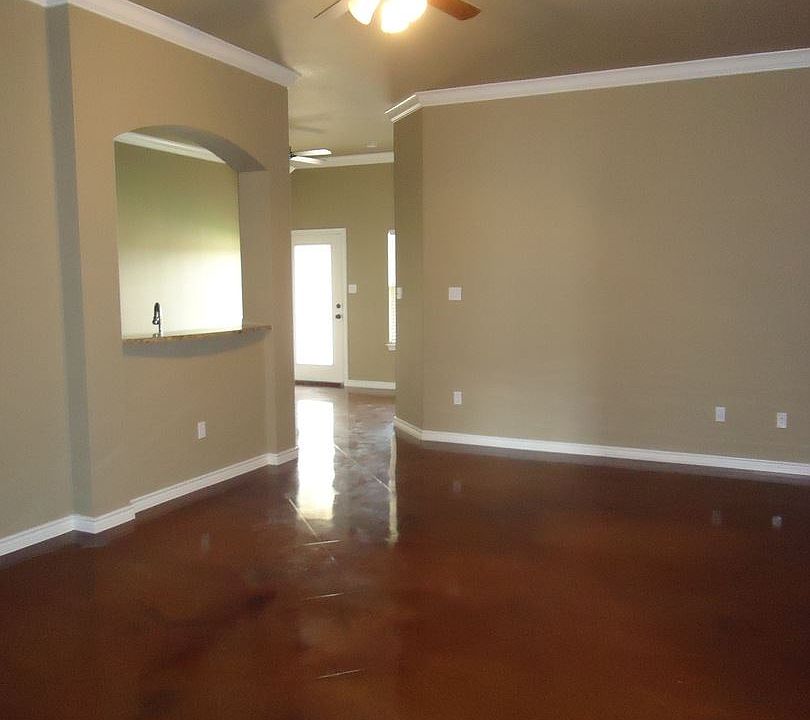 1st image of 512 Fieldstone Dr