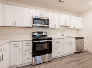 911 S Main St #101, Ann Arbor, MI 48104