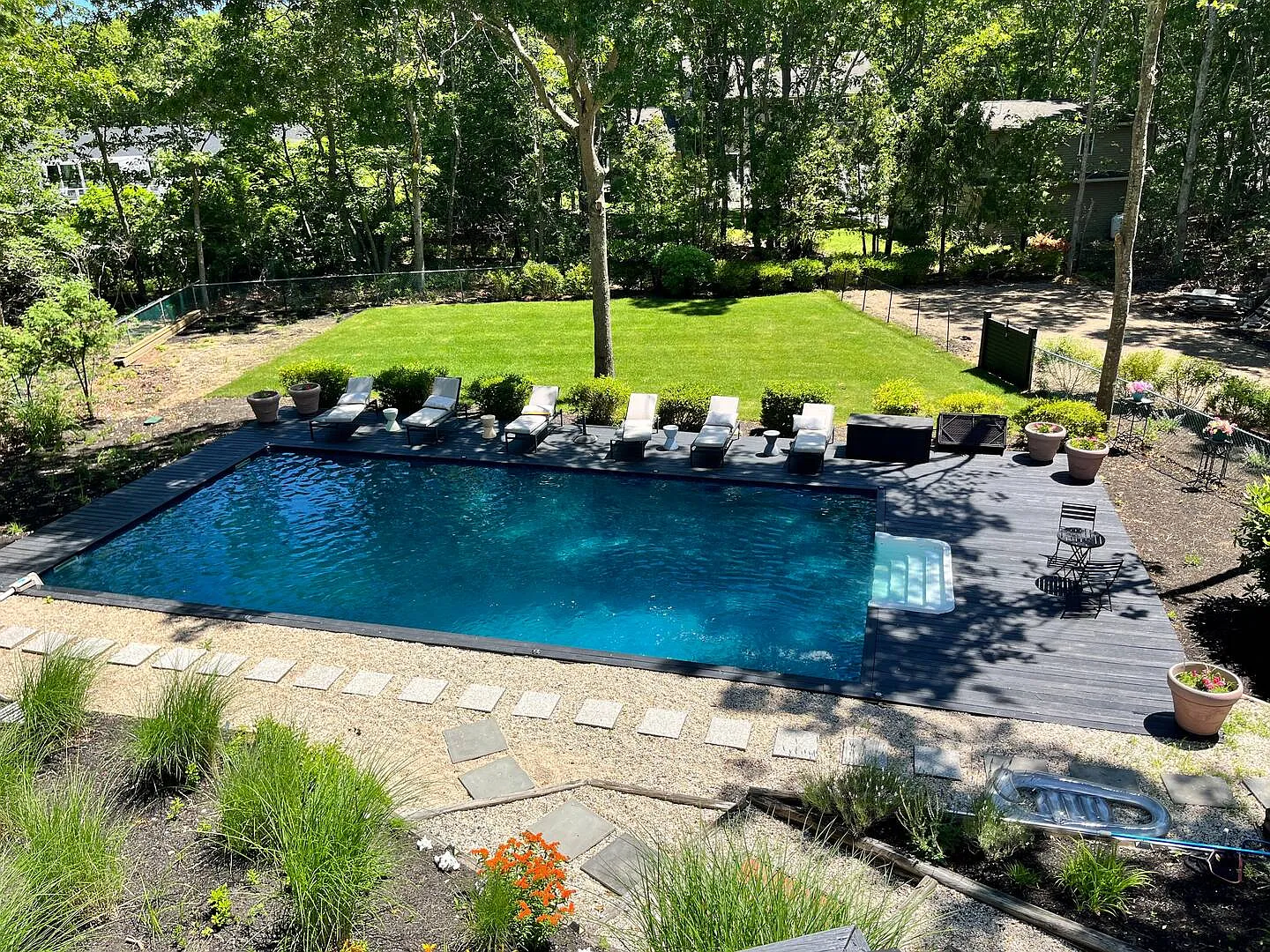 Sag Harbor 5Br/5Bth wth Pool 1.5 Miles to Sag Village/Long Beach — Photo 1