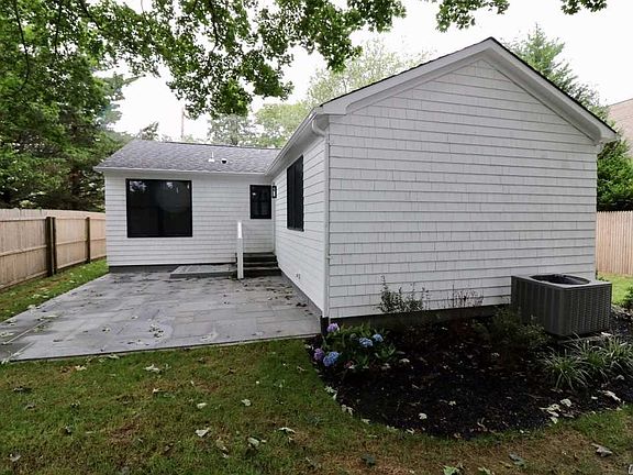 3rd image of 16 Miller Ln W