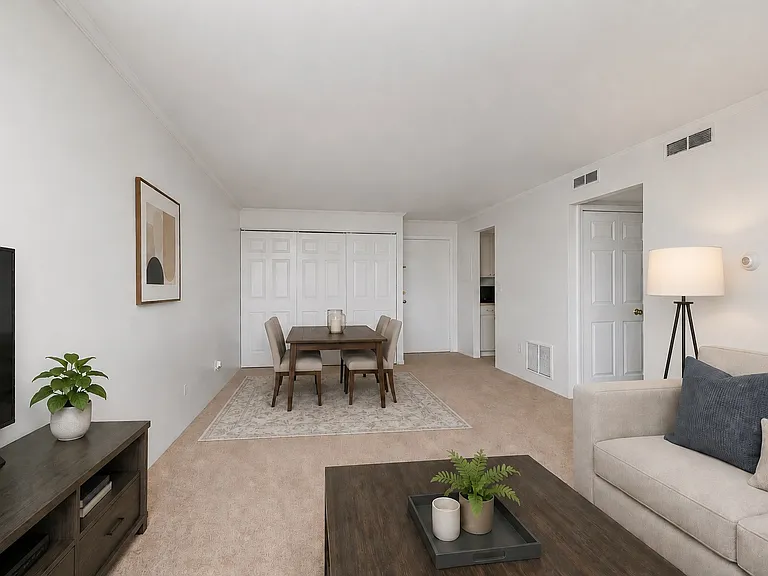 685 Main St #37 — Photo 3