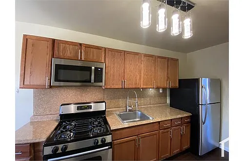 1520 W Champlost St #3F Photo 1