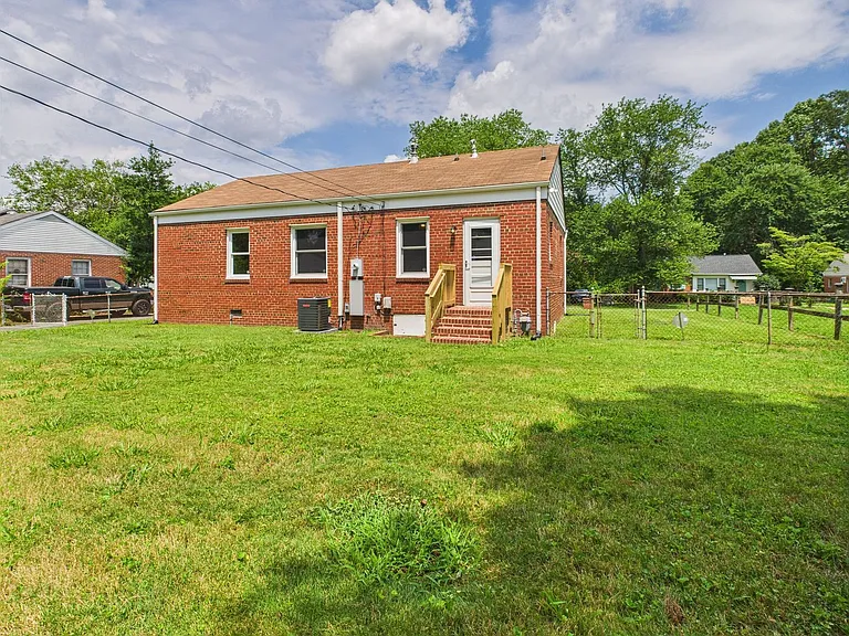 1709 Glenview Rd — Photo 35