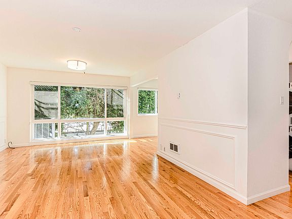 4th image of 2635 Fillmore St APT 105