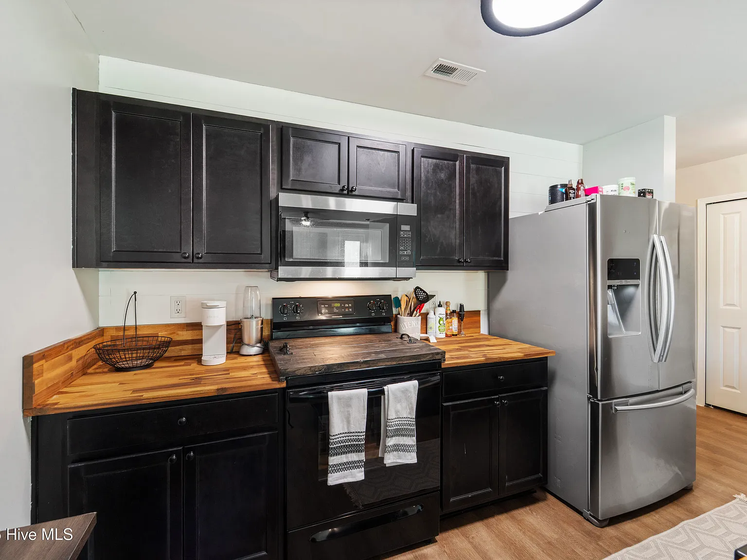 2 bed, 2.0 bath, 1265 sqft, $2,095 — Photo 4