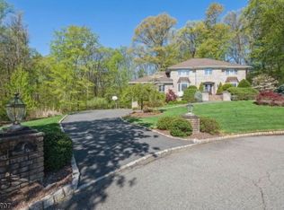 7 Waverly Ct, Morris Plains, NJ 07950