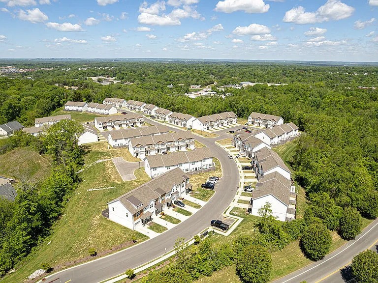 Highland at Hickory Hills Townhomes — Photo 44
