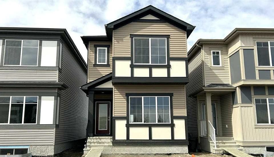 1st image of 159 E Lincoln Cres