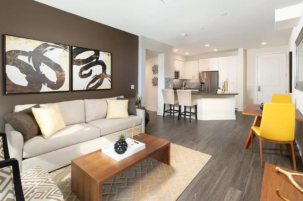Island View Apartments — Photo 2