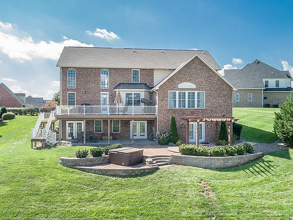 5th image of 229 Tara Ct