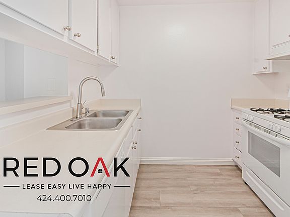 4th image of 8309 Cedros Ave #313