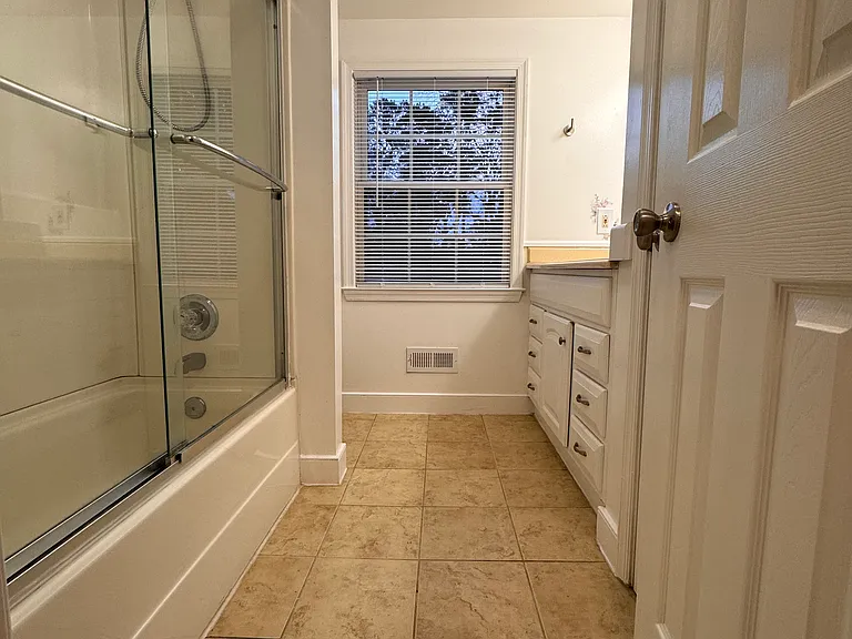 9220 Marlow Ave — Photo 15