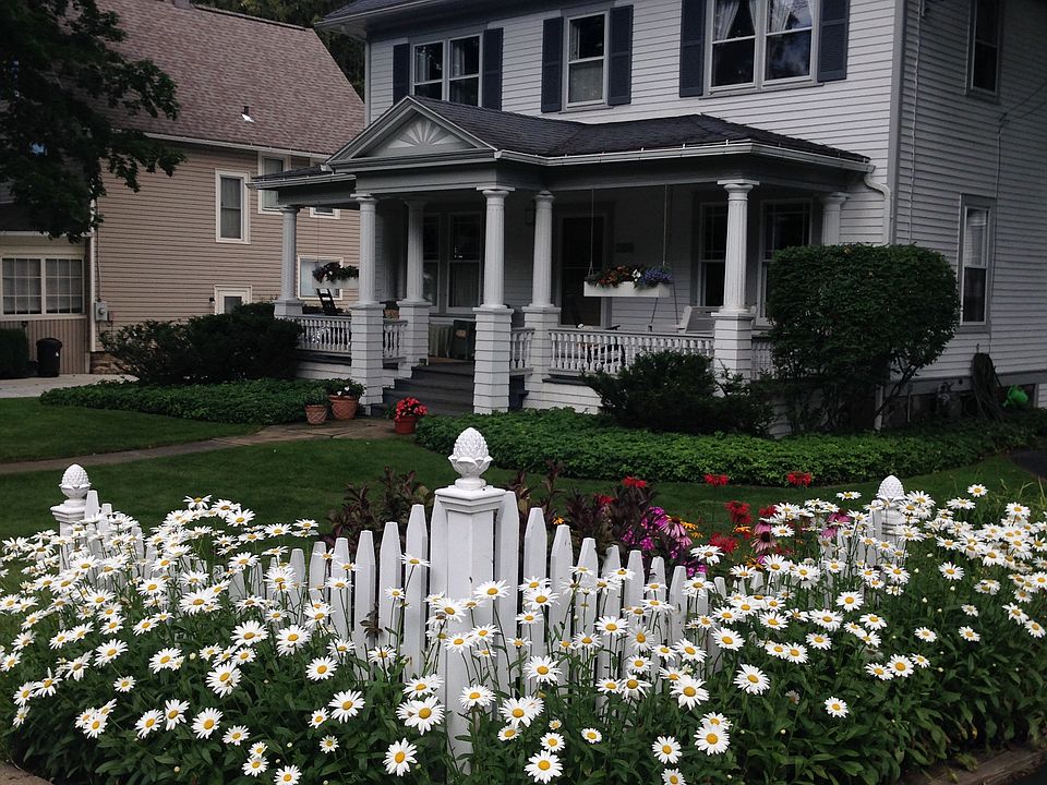 1st image of 750 Oakwood Ave