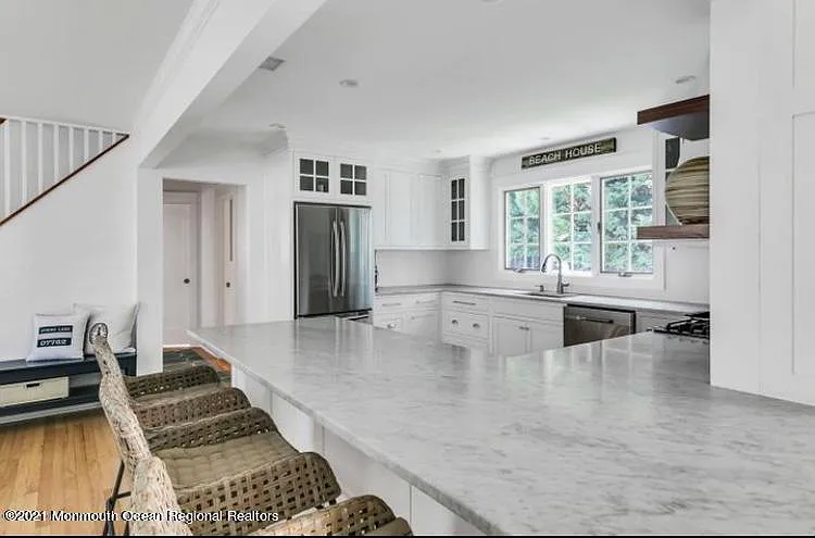 307 Pennsylvania Ave — Photo 11