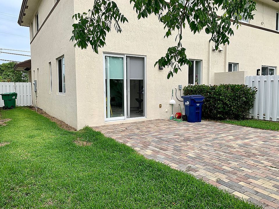 2nd image of 3900 SW 69th Ave Unit 1