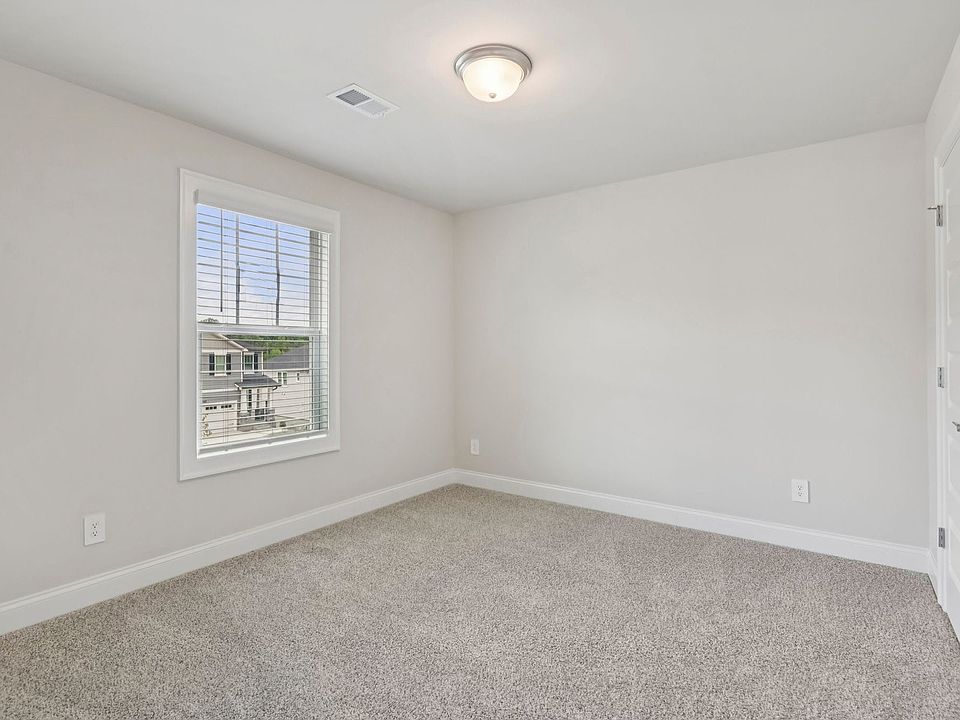 The Roswell floorplan with the Relaxed Transitional Linen interior package.