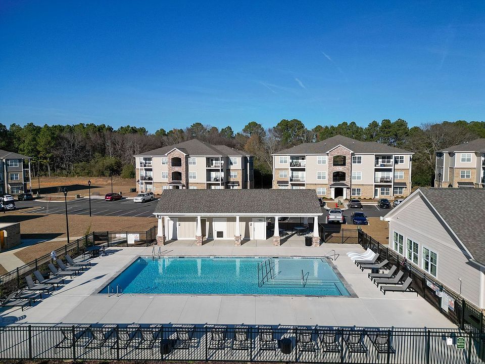 1st image of 210 Grove Cir APT 201