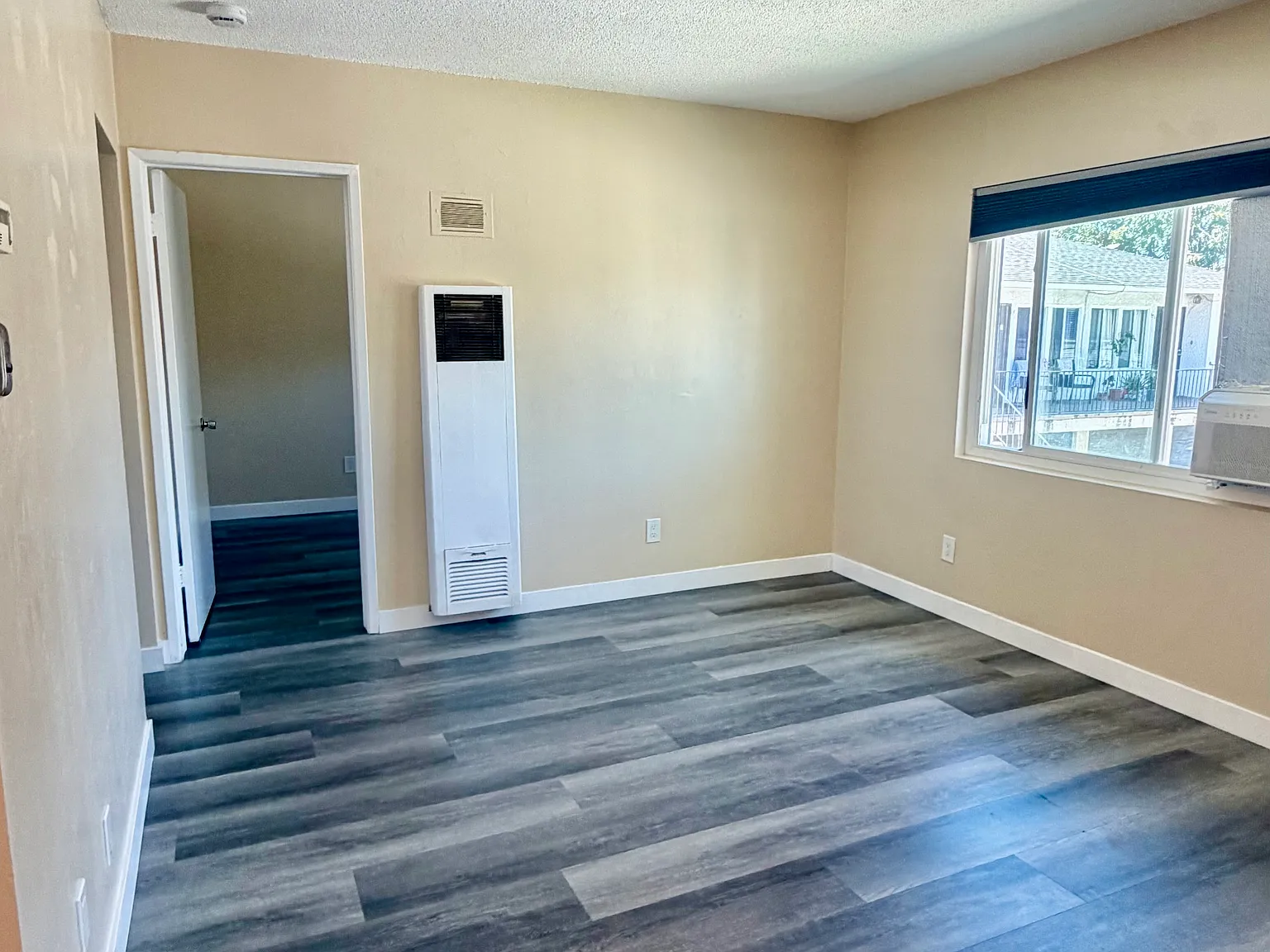2 bed, 700 sqft, $2,250 — Photo 2