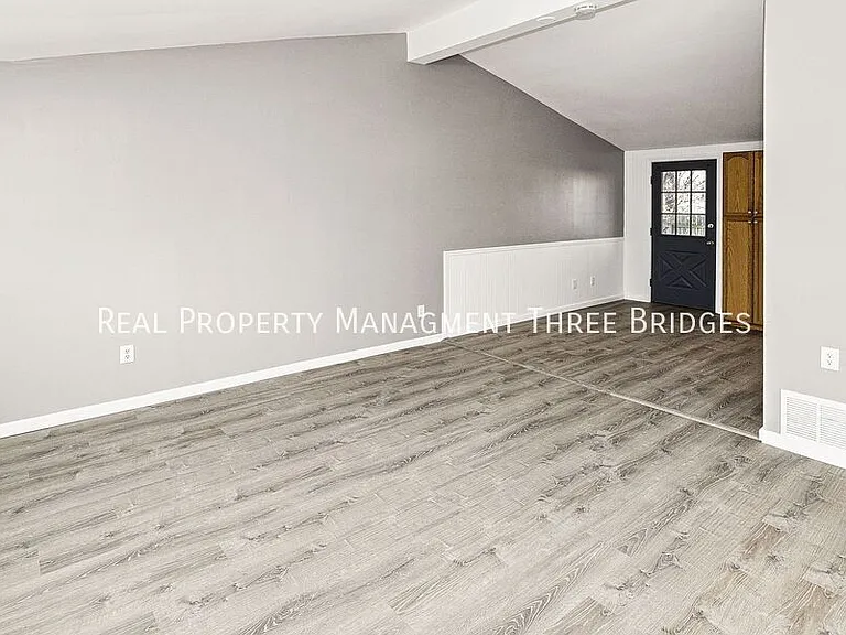 2857 Dawnview Dr — Photo 6