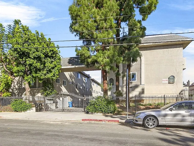 9034 Willis Ave #14 — Photo 2