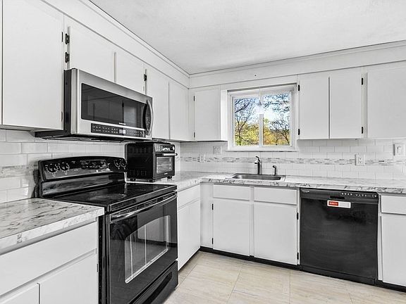 4th image of 108 Kotlik St