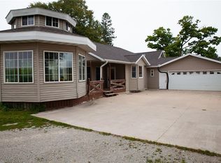 2902 61st Street Ln, Vinton, IA 52349