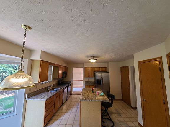 2nd image of 8632 Oak Creek Dr
