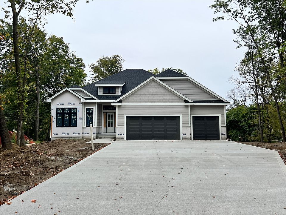 1st image of 1111 Oakwood Dr