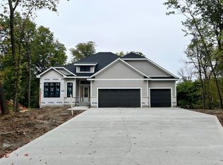 1111 Oakwood Dr, Polk City, IA 50226