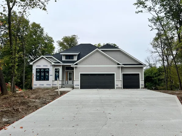 1111 Oakwood Dr, Polk City, IA 50226
