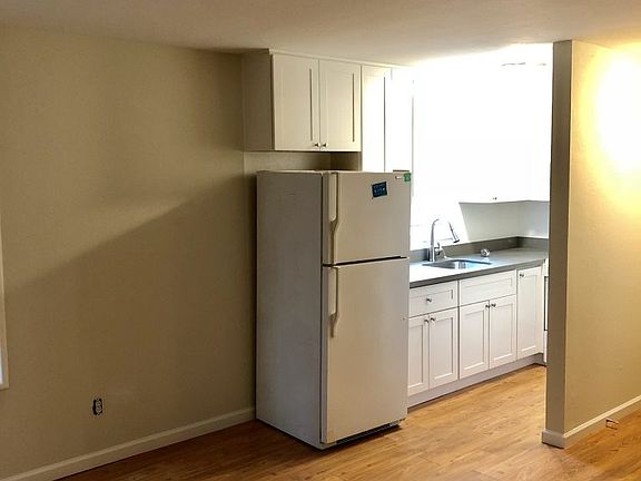 2nd image of 994 Capp St APT 3