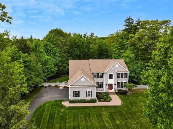 40 Pondfield Road, Bedford, NH 03110