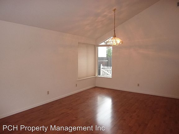 5th image of 2528 Du Bois Dr