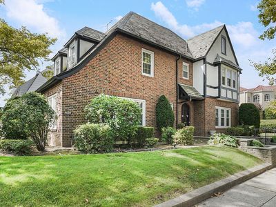 8028 Harbor View Ter, Brooklyn, NY, 11209