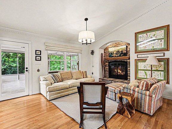 5th image of 802 Grace Dr