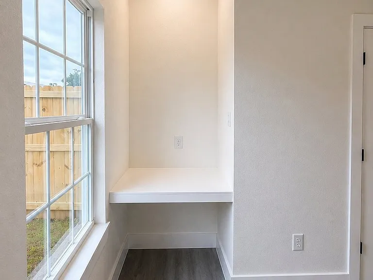 2224 Hercules Dr — Photo 21