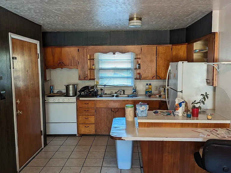 304 N Vicksburg St #B — Photo 4