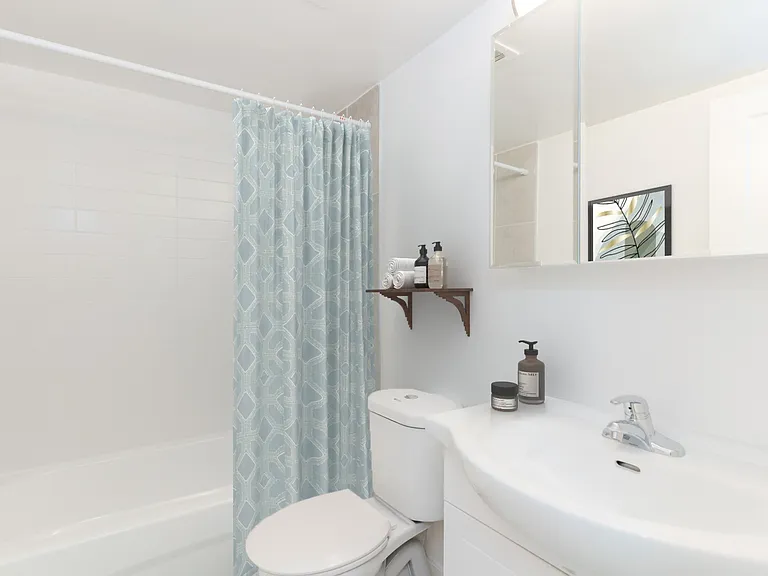 485 Eglinton Ave E — Photo 23