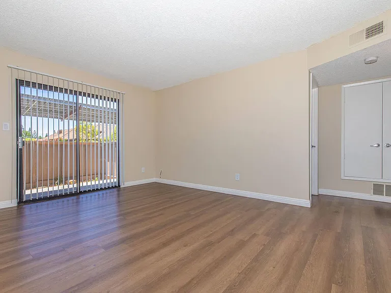 Renaissance Apartments — Photo 40