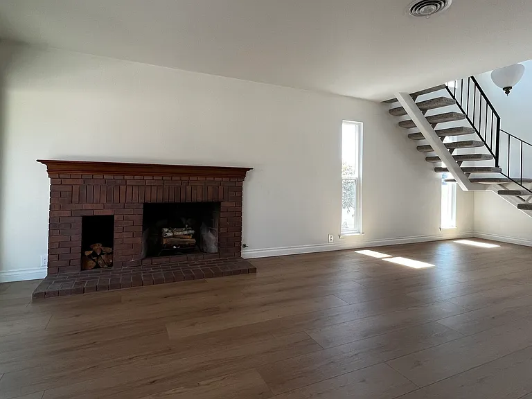 9842 Bluereef Dr — Photo 2